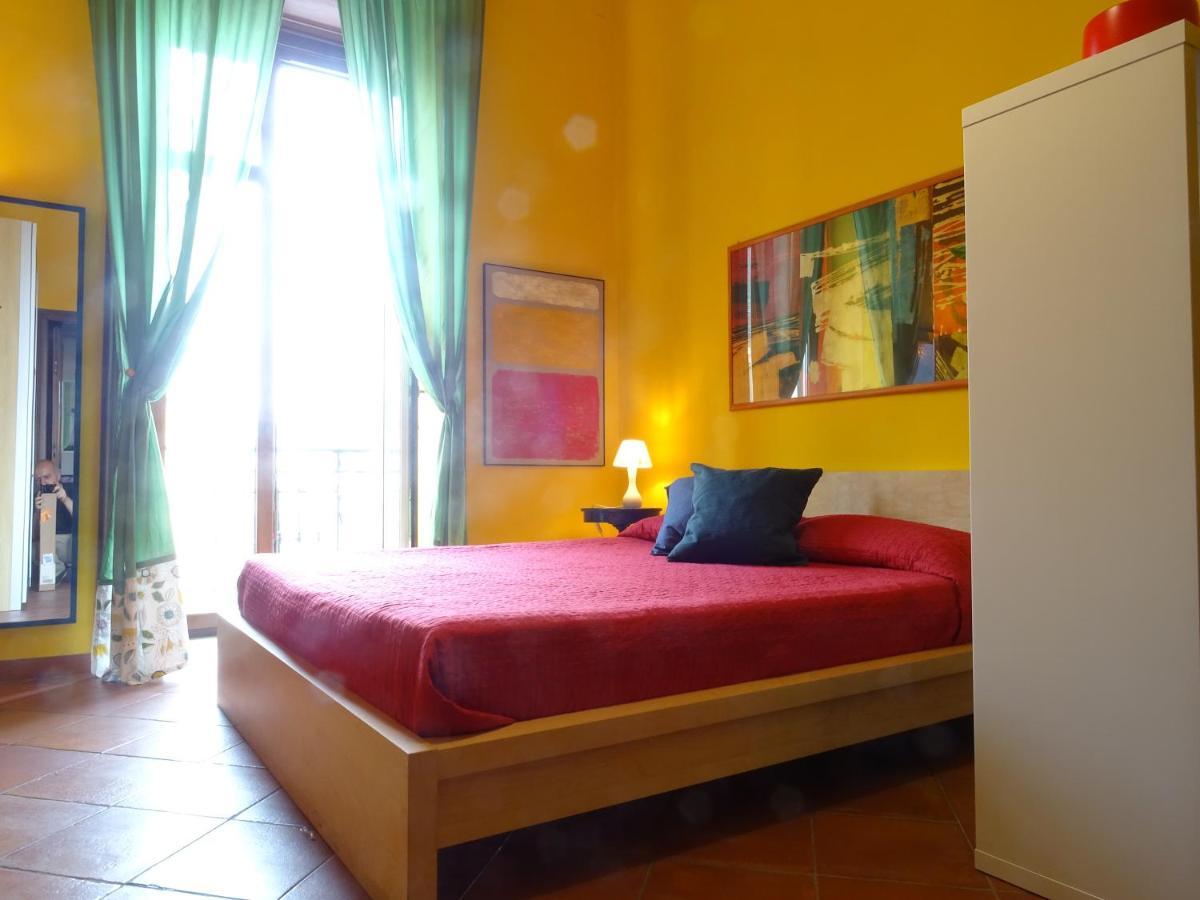 Umberto I Holiday House Napoli Esterno foto