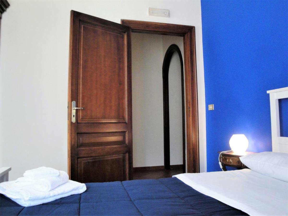 Umberto I Holiday House Napoli Esterno foto